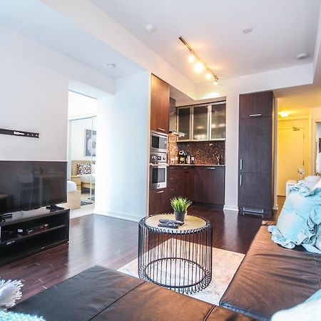 Sarkar Suites - Entertainment District Toronto Esterno foto