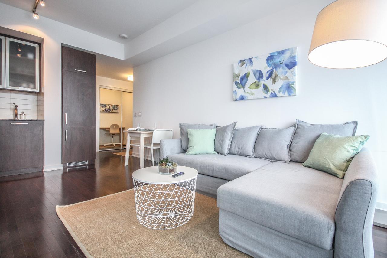 Sarkar Suites - Entertainment District Toronto Esterno foto