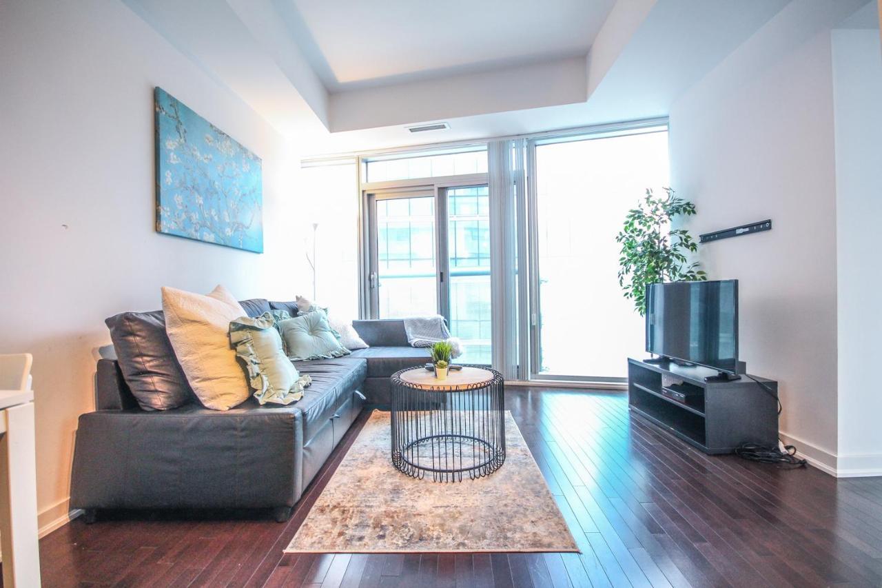 Sarkar Suites - Entertainment District Toronto Esterno foto