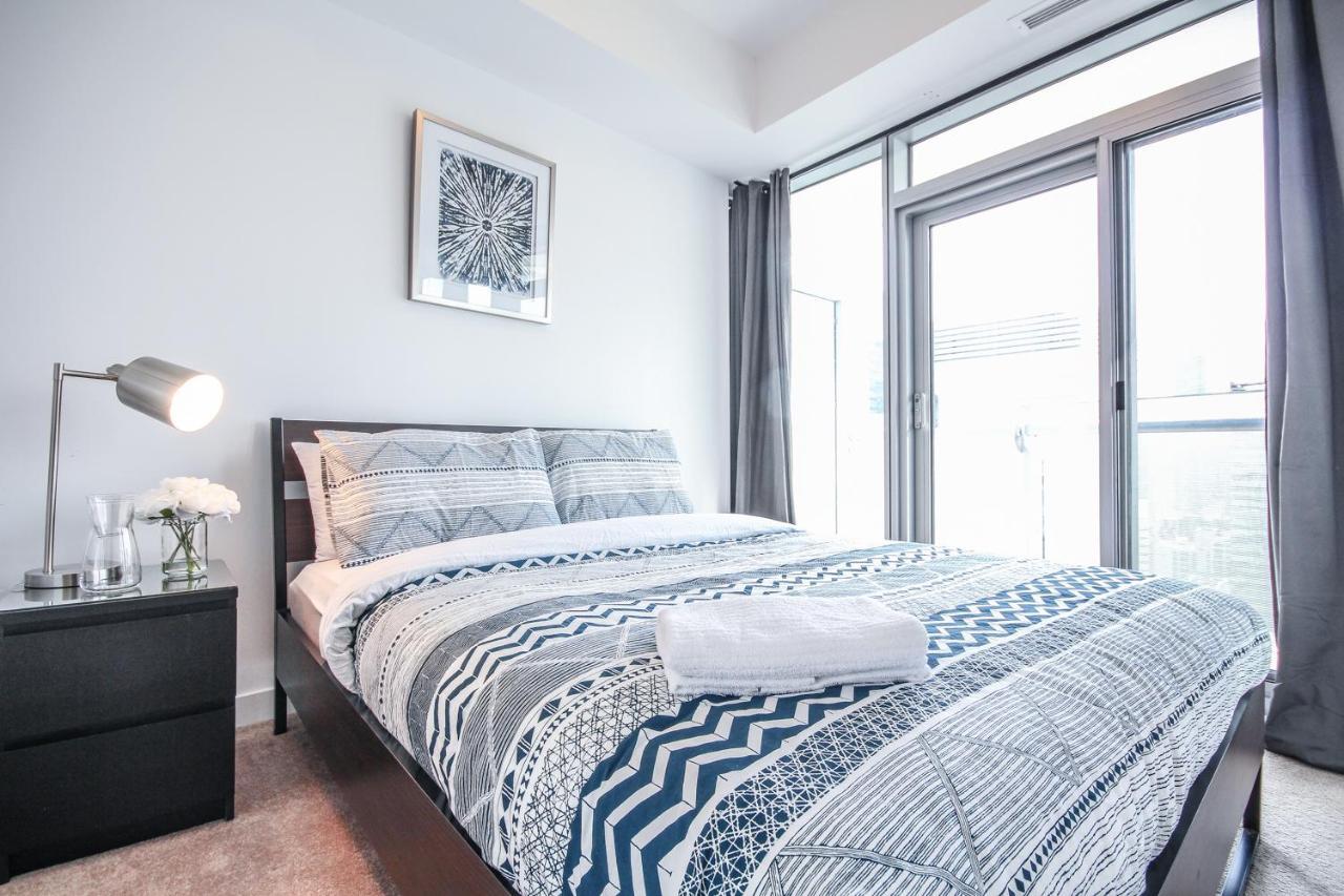 Sarkar Suites - Entertainment District Toronto Esterno foto