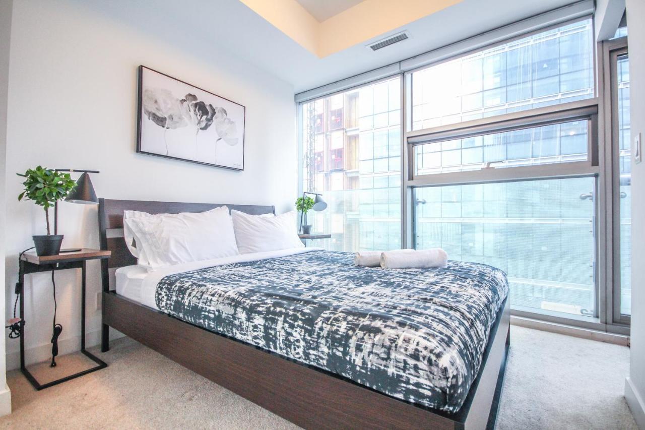 Sarkar Suites - Entertainment District Toronto Esterno foto