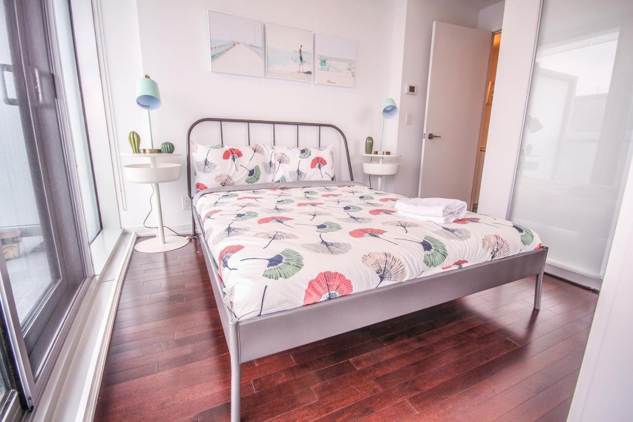 Sarkar Suites - Entertainment District Toronto Esterno foto