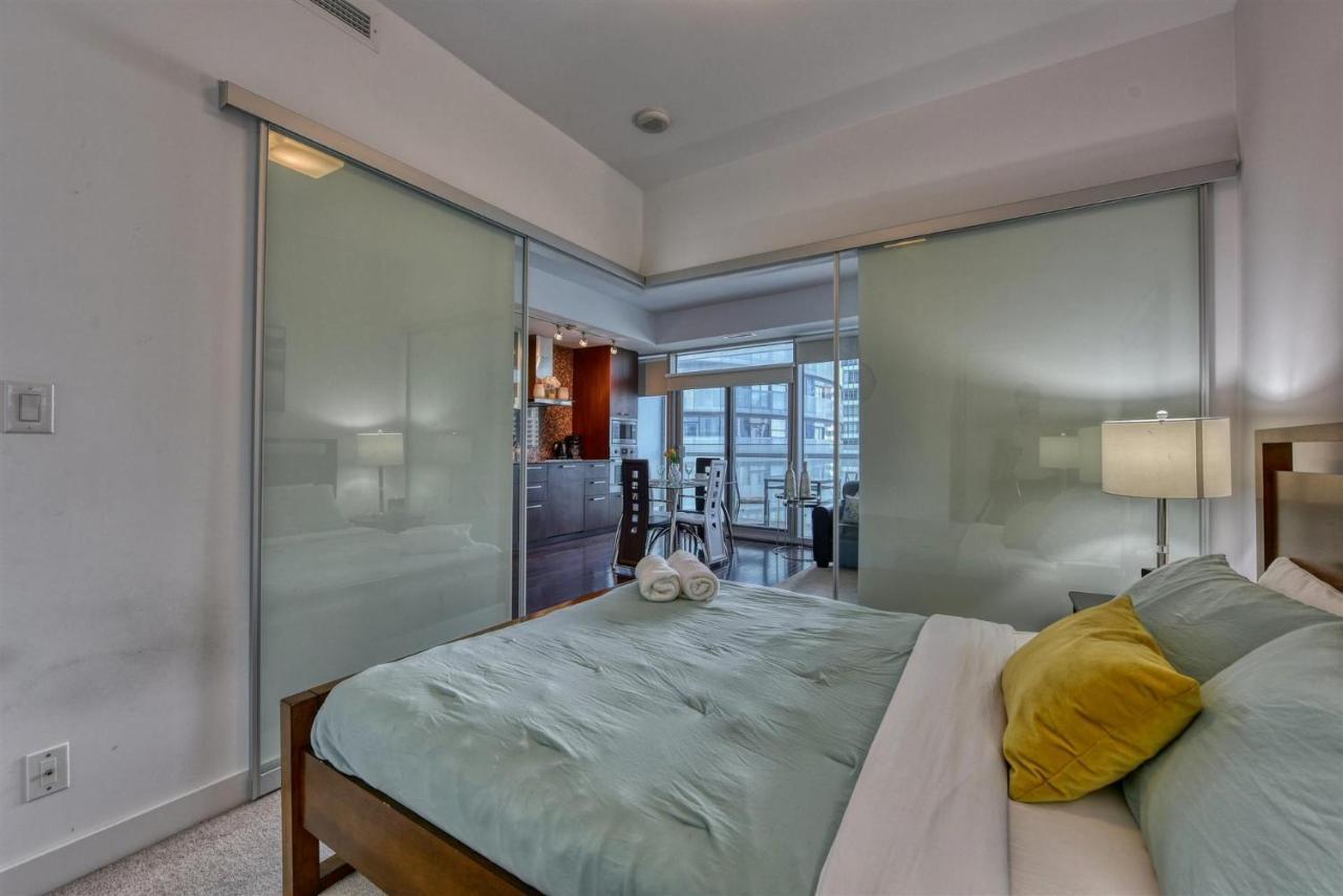 Sarkar Suites - Entertainment District Toronto Esterno foto