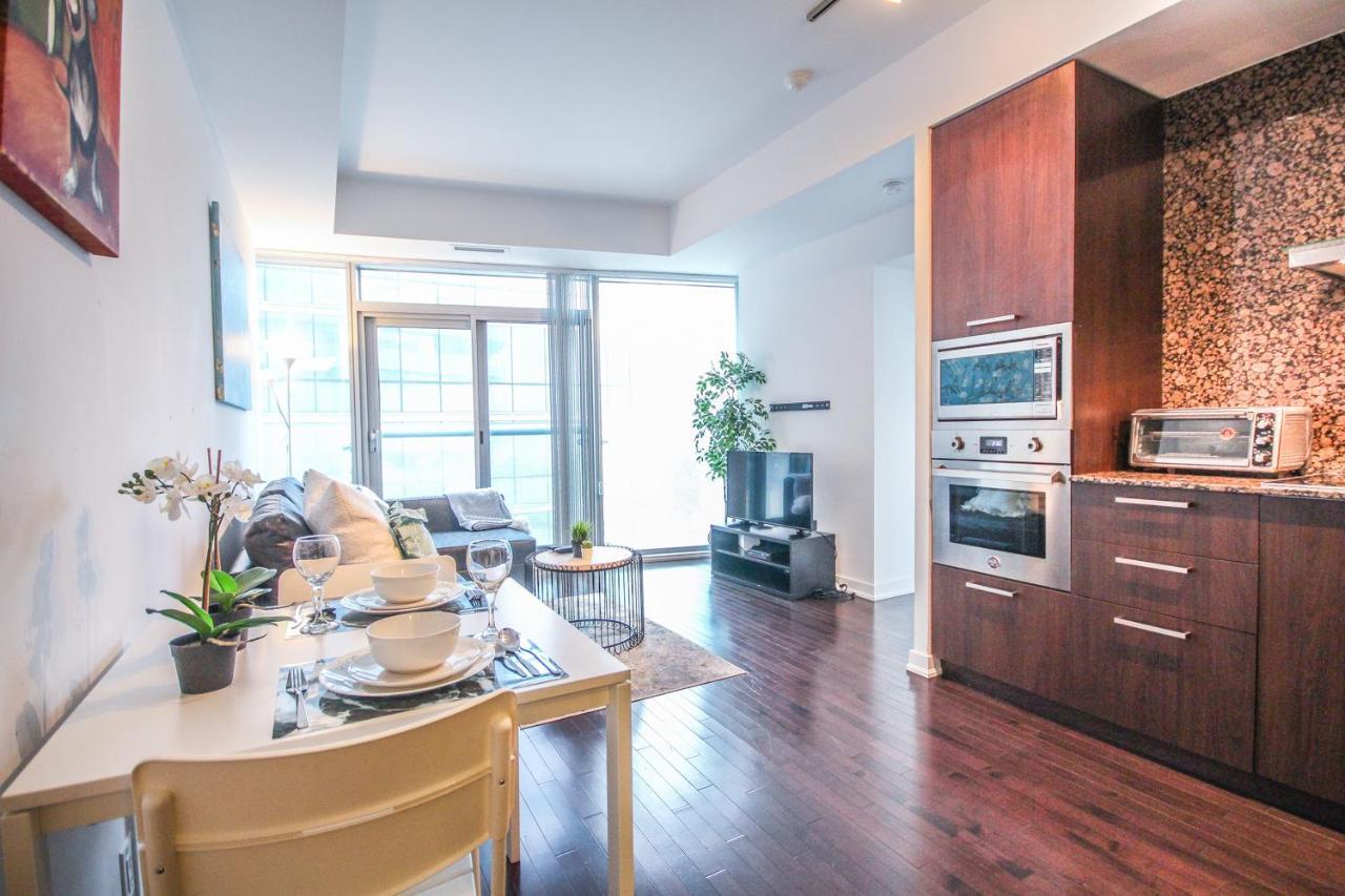 Sarkar Suites - Entertainment District Toronto Esterno foto